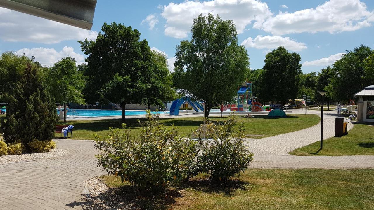 Zafir Sziget Apartman ชาร์วาร์ ภายนอก รูปภาพ
