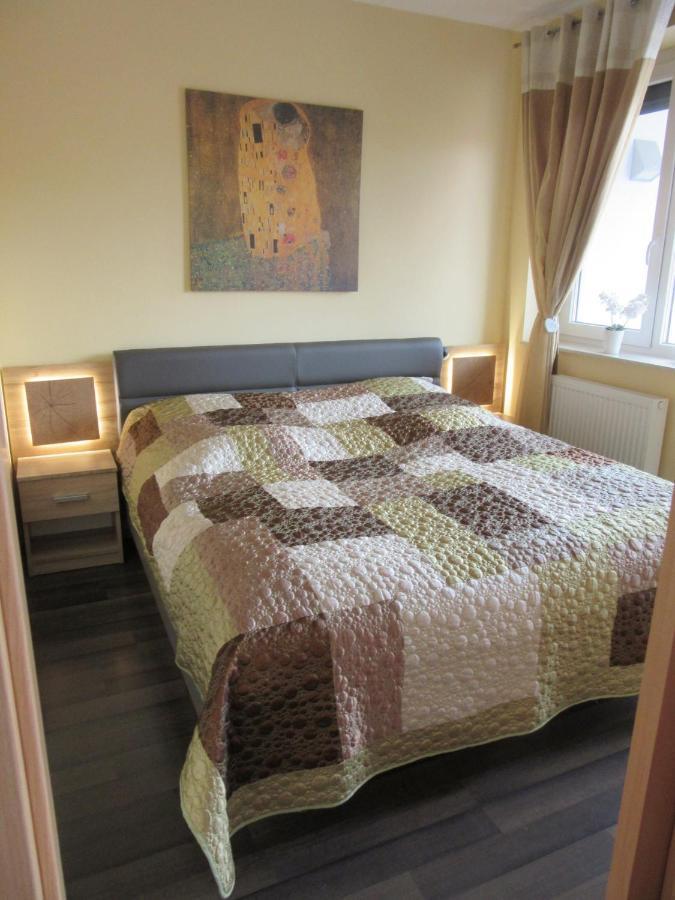 Zafir Sziget Apartman ชาร์วาร์ ภายนอก รูปภาพ
