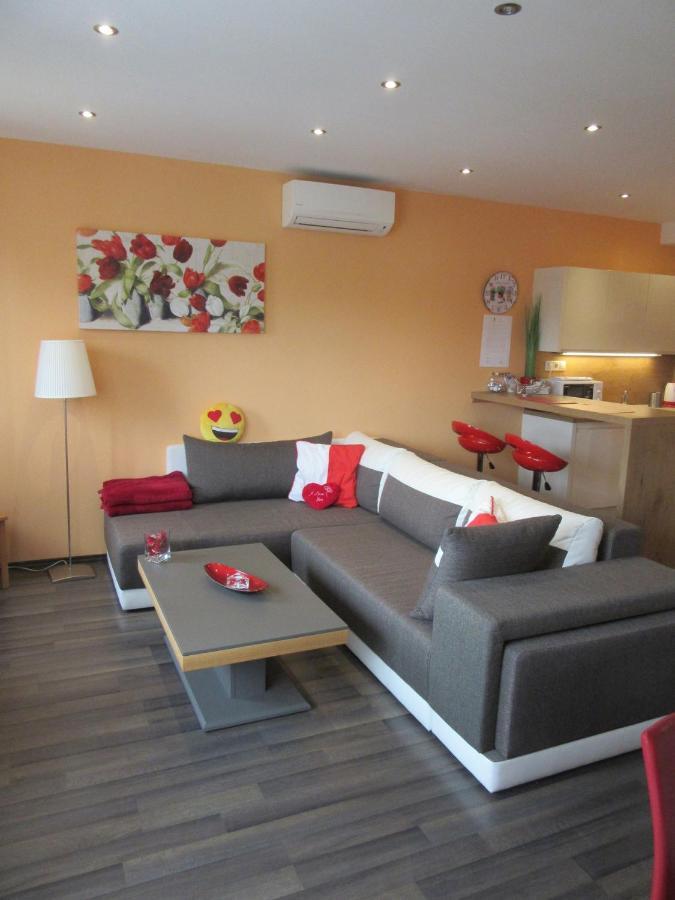 Zafir Sziget Apartman ชาร์วาร์ ภายนอก รูปภาพ
