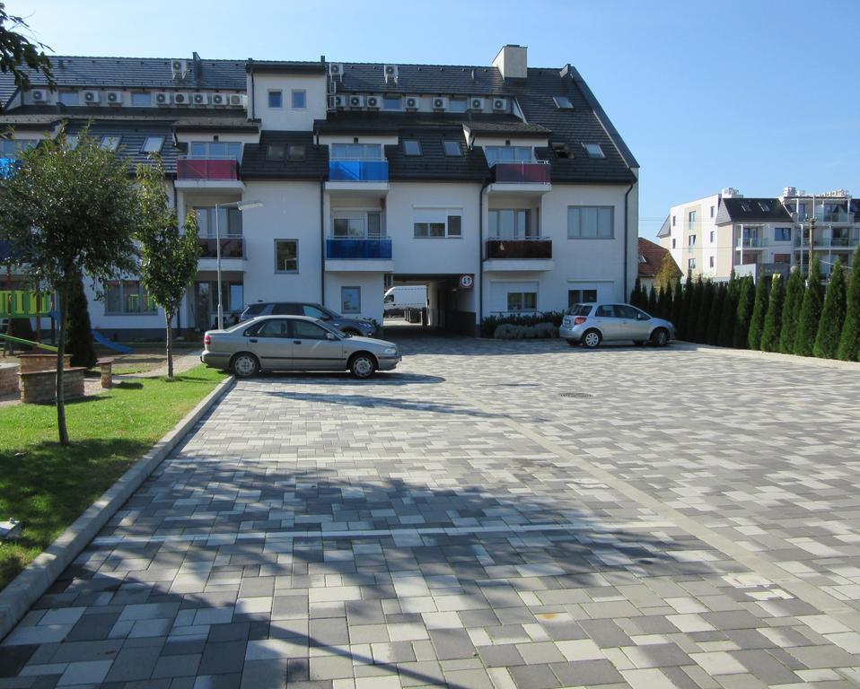 Zafir Sziget Apartman ชาร์วาร์ ภายนอก รูปภาพ